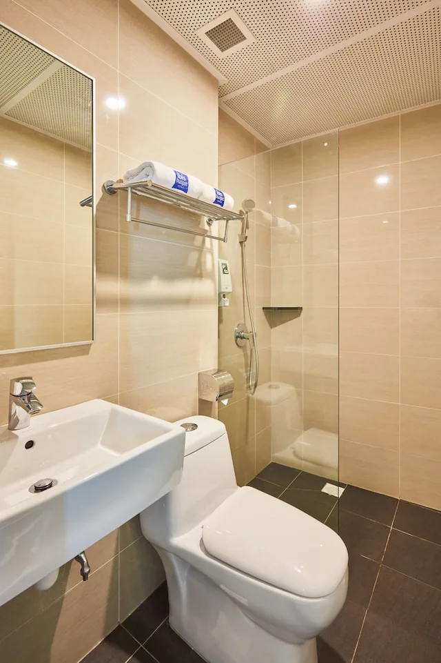 Superior, Twin Beds, ibis budget Singapore Emerald 7/7