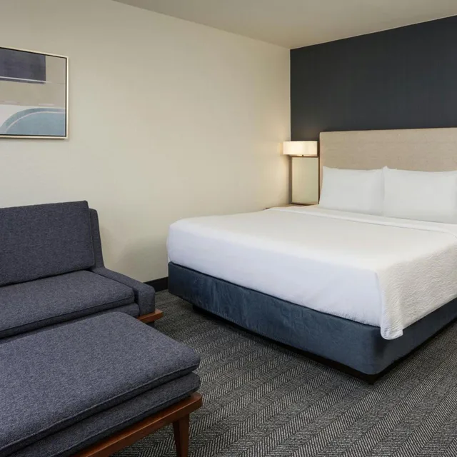 Renovated, Guest Room, King Bed, Accessible، Courtyard Fort Lauderdale Weston 2/6