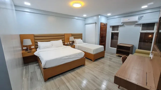 غرفة سوبيريور ثلاثية بسريرين مزدوجين بغرفة نوم واحدة، Marvins Seaside Inn 6/6