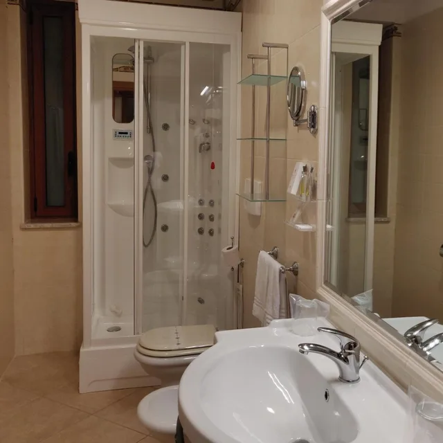 جناح جونيور، Parco Dei Principi Hotel 3/3