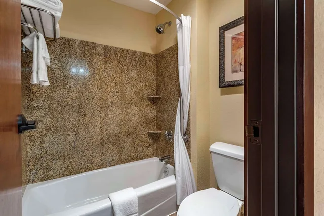غرفة قياسية بسريرين كوين، Lloyd Hotel Astoria Bayfront, Ascend Hotel Collection, OR 5/6