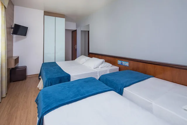 غرفة سوبيريور رباعية بسرير مزدوج، Torre Sol Hotel 3/6