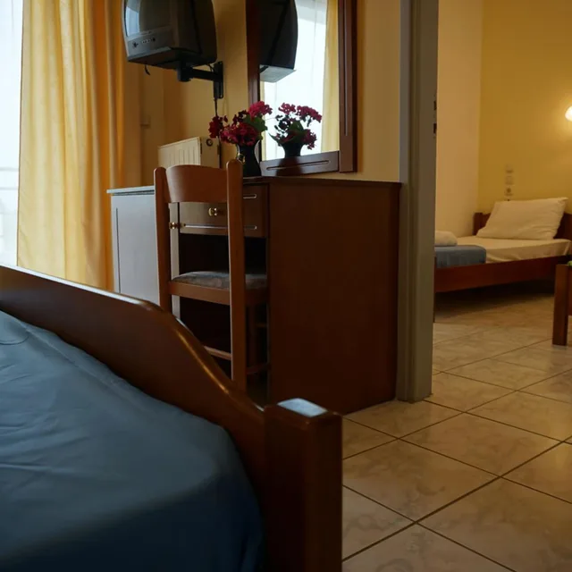 غرفة رباعية، Hotel Iraklis 9/10