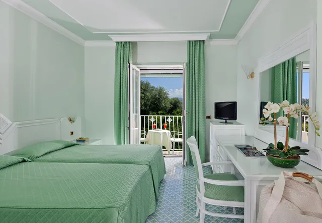 غرفة بسرير مزدوج أو سريرين منفصلين، Grand Hotel Riviera 1/3