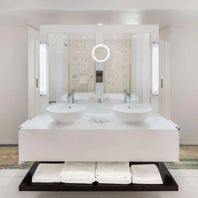 Presidential, Suite, King Bed, Creek View, Lounge Access، Radisson Blu Deira Creek 5/9