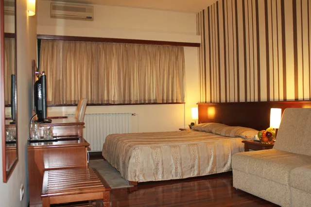 غرفة قياسية بسرير مزدوج بإطلالة على المدينة، Centar Hotel 2/6