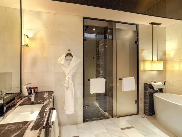 Deluxe, Twin Beds, Sofitel Guangzhou Sunrich 6/6