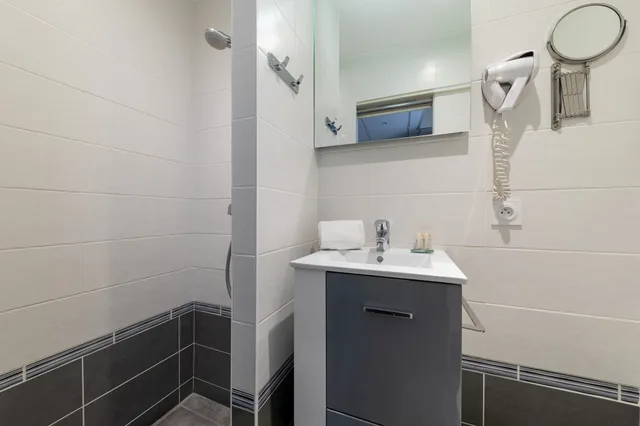 غرفة مفردة، Royal Hotel Grenoble Centre 2/2