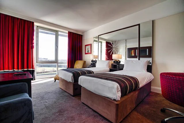 غرفة تنفيذية ثلاثية، Carlton Hotel Blanchardstown 1/4