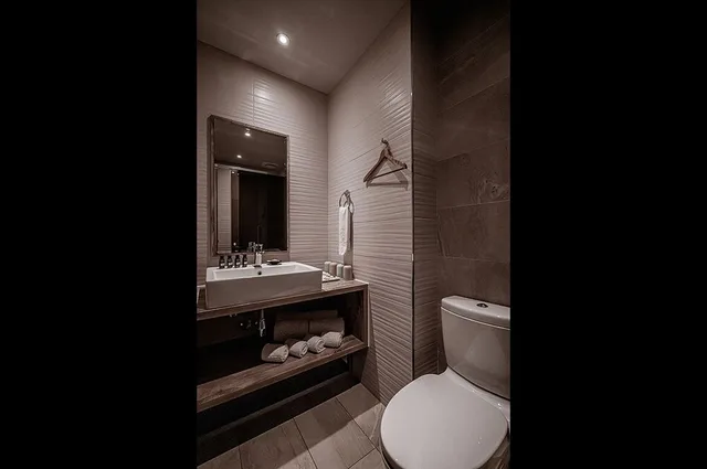 غرفة ديلوكس رباعية بسريرين مزدوجين بشرفة، Somer Hotel 3/3