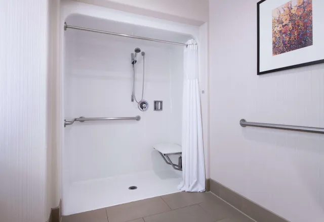 جناح بسرير كينج، Hilton Santa Cruz/Scotts Valley 4/5