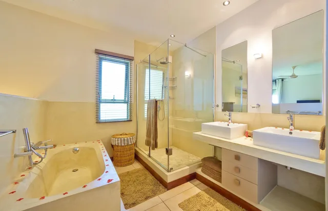 2 Bedrooms, Suite, Beach Front، Bon Azur Beachfront Suites Penthouses By Lov 6/8