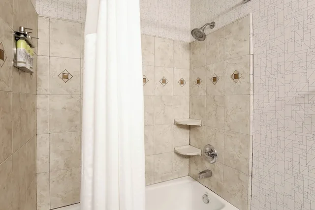 غرفة قياسية بسرير كينج مع أريكة، Holiday Inn Express Lancaster 4/4