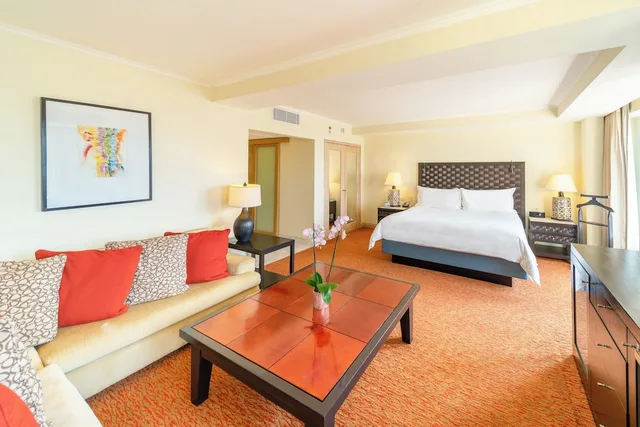 جناح جونيور بسرير كينج بإطلالة على المسبح مع دخول صالة النادي في الطابق العلوي، Intercontinental San Pedro Sula 1/10