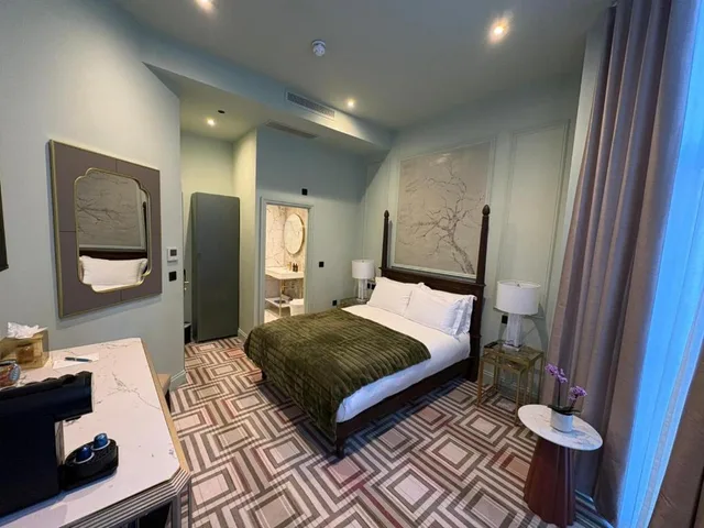 Classic, Ellen Kensington Hotel 2/3
