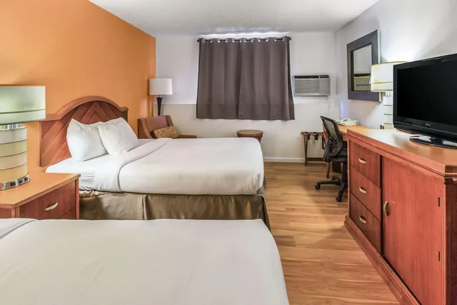 غرفة بسريرين مزدوجين، Econo Lodge Alliance 7/10