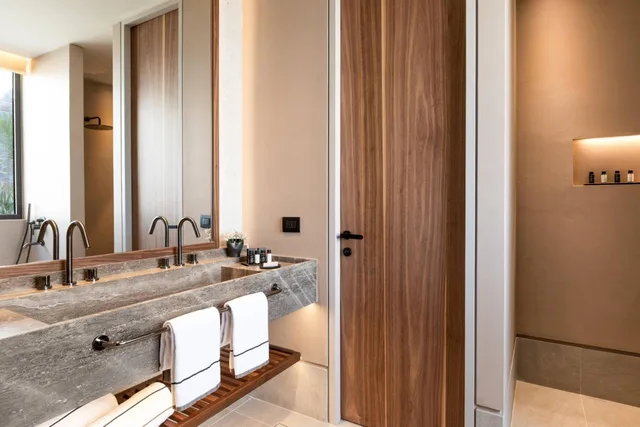 1 Bedroom, Open Plan, Suite, King Bed, Inland View، Domes of Elounda, Autograph Collection 2/3