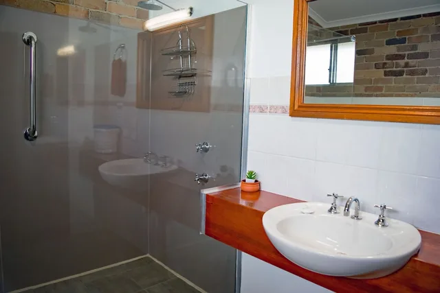 جناح تنفيذي بغرفة نوم واحدة، REST POINT MOTOR INN 1/1