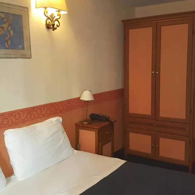 غرفة ثلاثية بسرير فردي، Antico Palazzo Rospigliosi 2/7