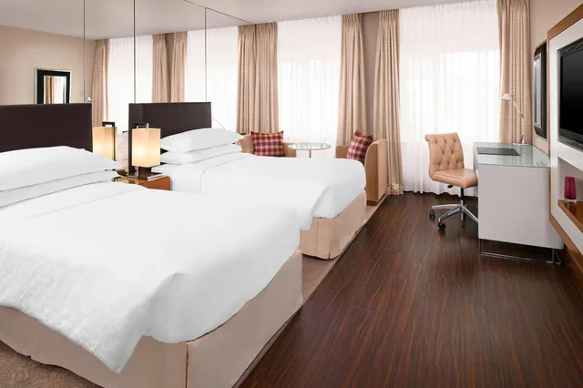 غرفة ديلوكس بسريرين منفصلين، Sheraton Grand Hotel And Spa 2/8