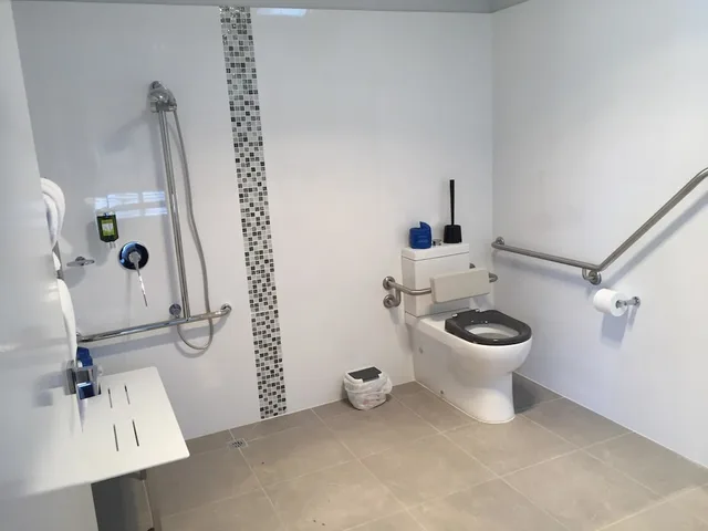 Studio, King Bed, TINDARRA RESORT 2/2