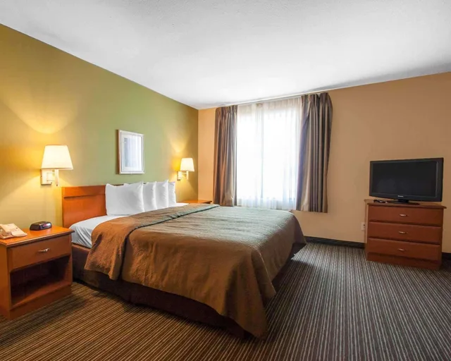 غرفة بسرير كينج لذوي الإعاقة، Quality Inn Joplin I-44 1/4