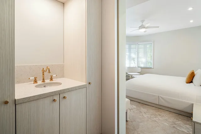 Courtyard, King Bed، Cardozo South Beach 6/6