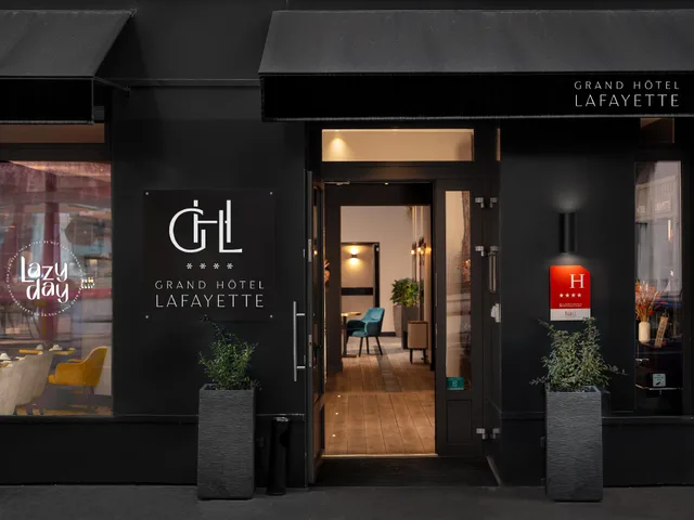 غرفة ديلوكس ثلاثية بسرير كوين، Grand Hotel Lafayette Buffault 1/1