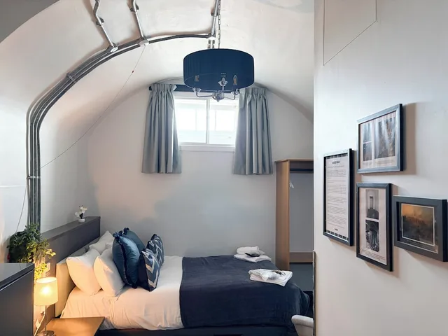 غرفة بسرير مزدوج بحمام مشترك، CoDE Pod Hostels THE CoURT 8/9