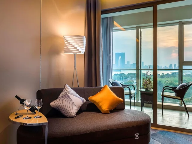 غرفة ديلوكس بسرير كينج بشرفة، Novotel Suzhou Sip 4/6