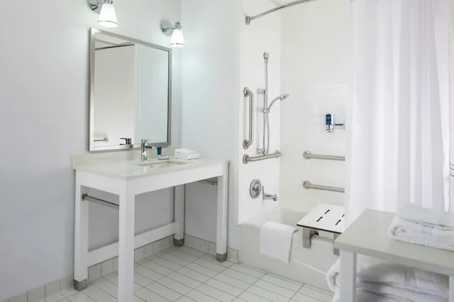 غرفة بسريرين كوين، FOUR POINTS BY SHERATON SEATTLE AIRPORT SOUTH 4/10