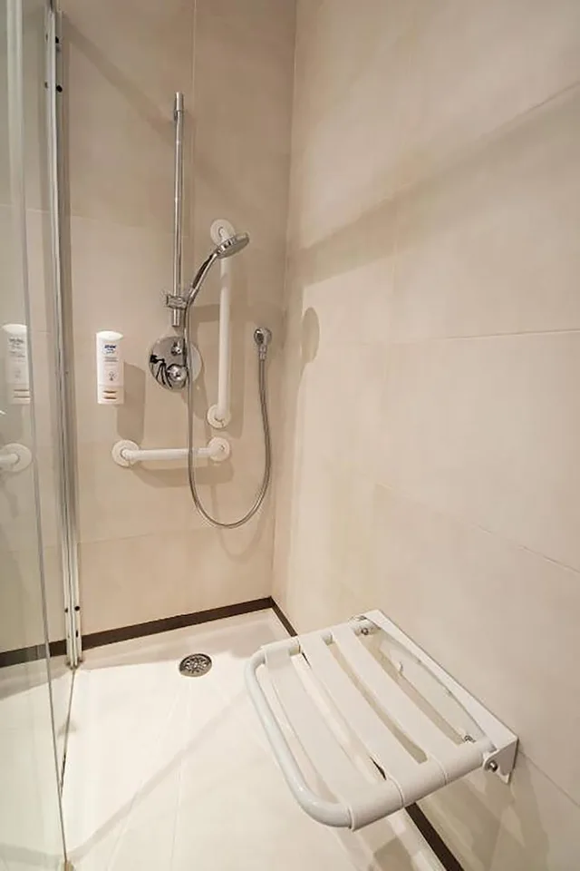 غرفة بسريرين منفصلين لذوي الإعاقة، Hotel Abad San Antonio 4/4