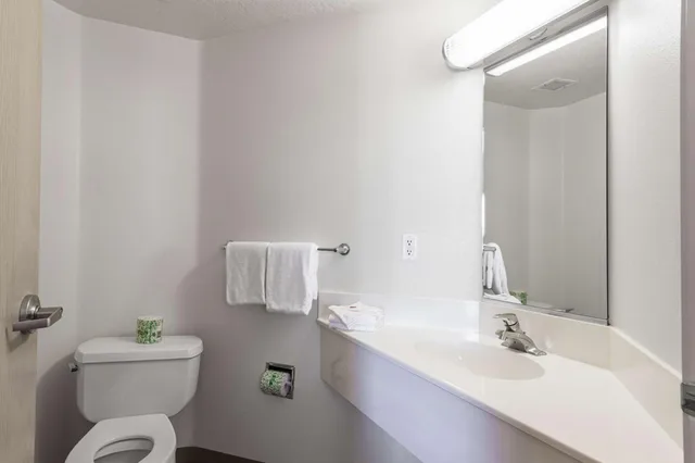 1 Queen Bed - ADA/RI Shower/Non-Smoking، Motel6 Cedar City, UT 10/10