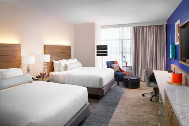 Deluxe, Hotel Indigo Gainesville-Celebration Pointe 1/3