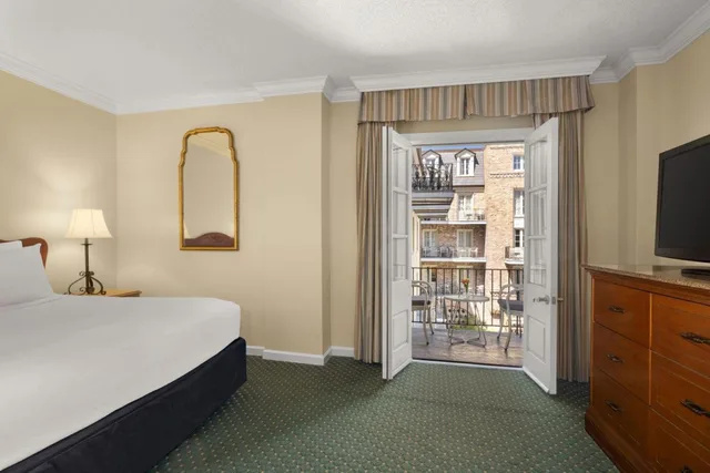 غرفة بسرير كينج بشرفة، Maison Dupuy Hotel 4/5