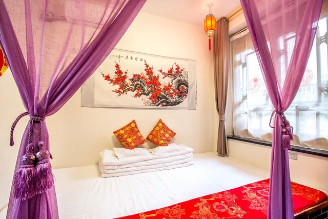 غرفة إليت ثلاثية بسرير كينج بغرفة نوم واحدة، Hongxingju Inn 2/5