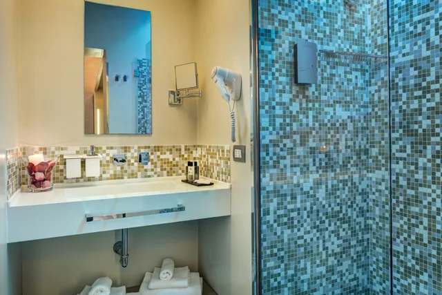 غرفة سوبيريور بسرير كوين، Dharma Luxury Hotel & Spa 3/3