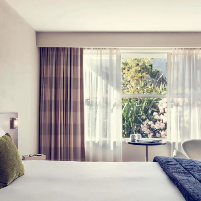 غرفة قياسية بسرير كينج بإطلالة على الحديقة، Movenpick Queenstown 5/5