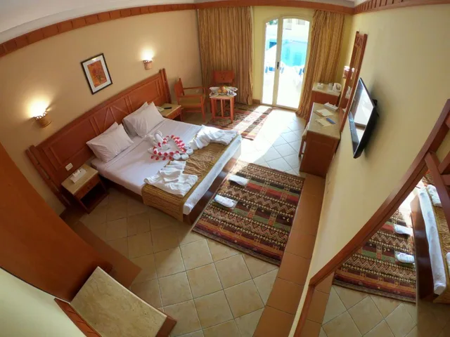 Swim Up, Romance, Double Bed, Adult Only، Regency Plaza Aqua Park Spa Resort 4/7