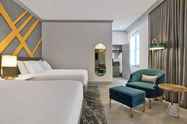 Room, 2 Queen Beds, Le Meridien St Louis Downtown 2/4