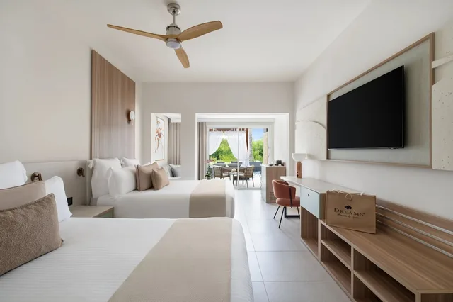 Preferred Club, Swim Out, Junior Suite, 2 Double Beds، Dreams Royal Beach (former Now Larimar) 1/3