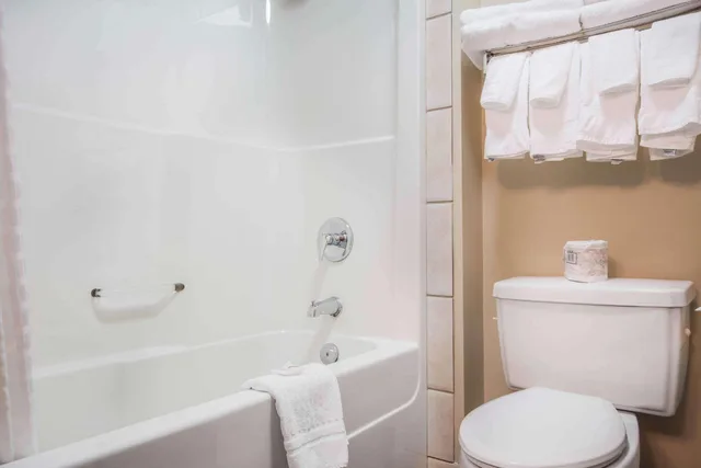 غرفة رباعية بسريرين كوين، Comfort Inn & Suites Langley - Fraser Highway 3/3