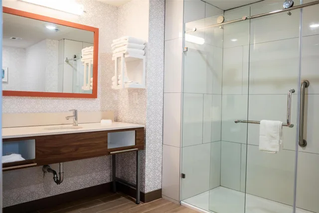 جناح بسرير كينج مع أريكة بمطبخ، Hampton Inn Gonzales 6/6