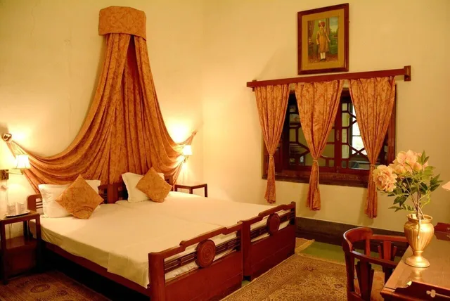 جناح بسرير مزدوج، Bhanwar Vilas Palace 2/4