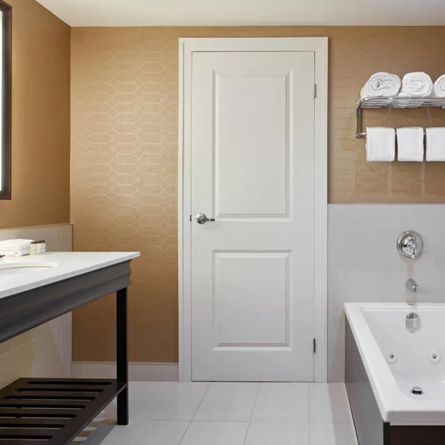1 Bedroom, Suite, King Bed, Club Floor، Sheraton Parkway Toronto North Hotel Suites 5/10