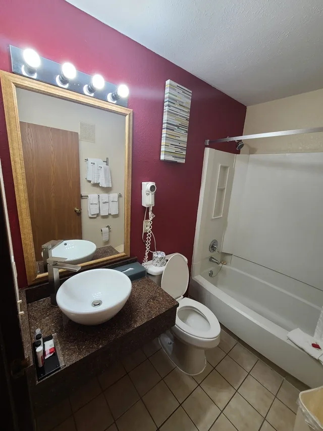 Room, 2 Double Beds, Pet Friendly, Accessible, Baymont by Wyndham Perrysburg/Toledo 8/9