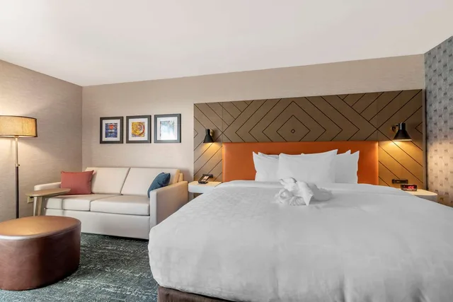 غرفة بسرير كينج، Clarion Inn Nashua, NH 1/6