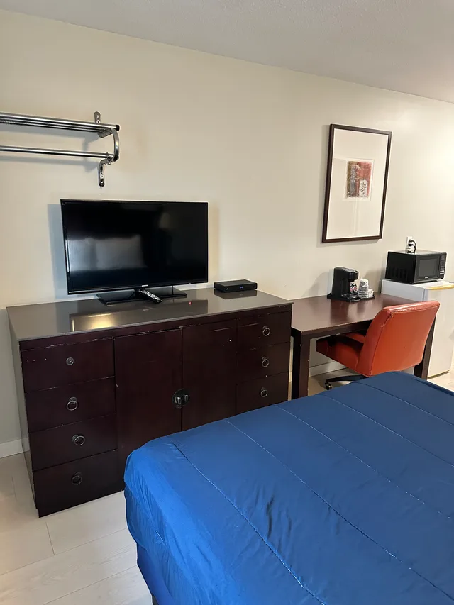 غرفة بسرير كوين، Travelodge by Wyndham Langley 7/9