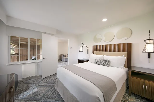 جناح بسرير كوين مع أريكة، Half Moon Bay Lodge 1/3
