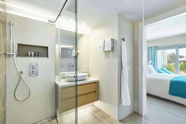 Swim Up, Lagoon, Suite, King Bed, Family Area، 7Pines Resort Ibiza 3/3